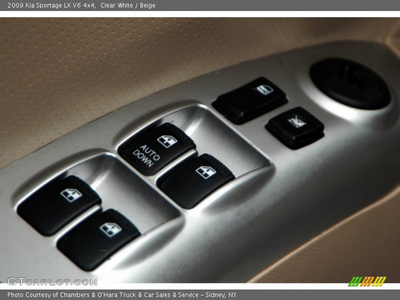 Clear White / Beige 2009 Kia Sportage LX V6 4x4