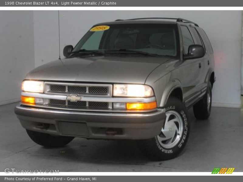 Light Pewter Metallic / Graphite 1998 Chevrolet Blazer LT 4x4