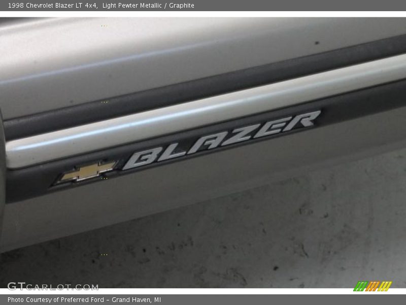 Light Pewter Metallic / Graphite 1998 Chevrolet Blazer LT 4x4