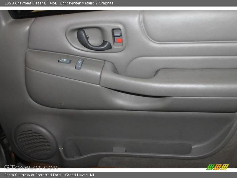 Light Pewter Metallic / Graphite 1998 Chevrolet Blazer LT 4x4