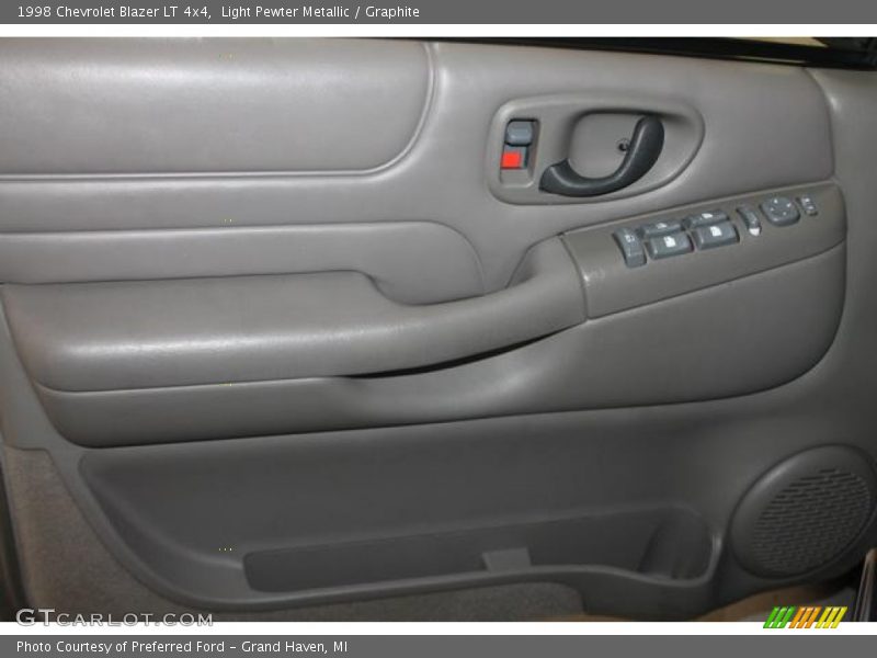 Light Pewter Metallic / Graphite 1998 Chevrolet Blazer LT 4x4