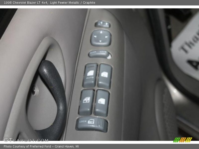 Controls of 1998 Blazer LT 4x4