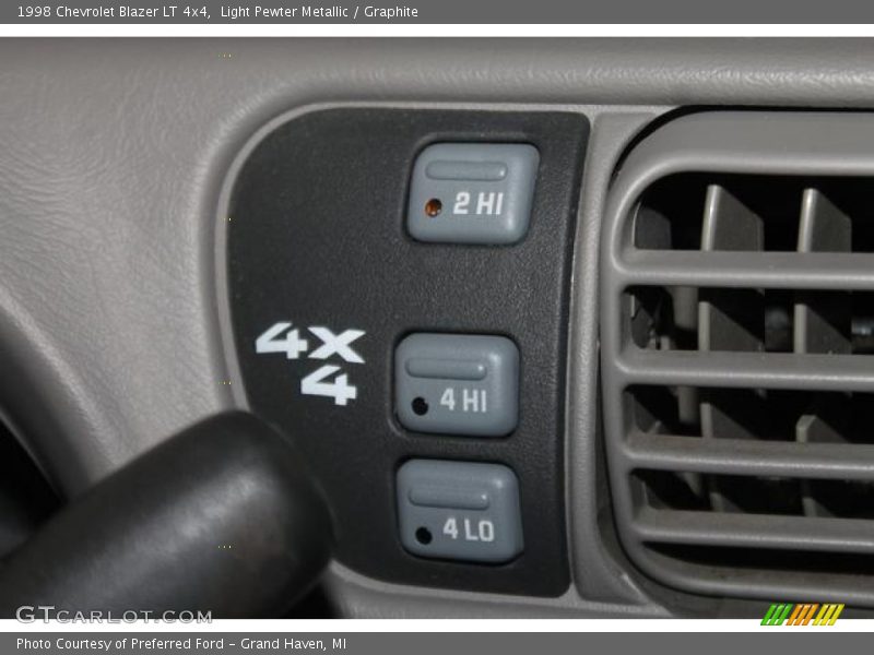 Controls of 1998 Blazer LT 4x4