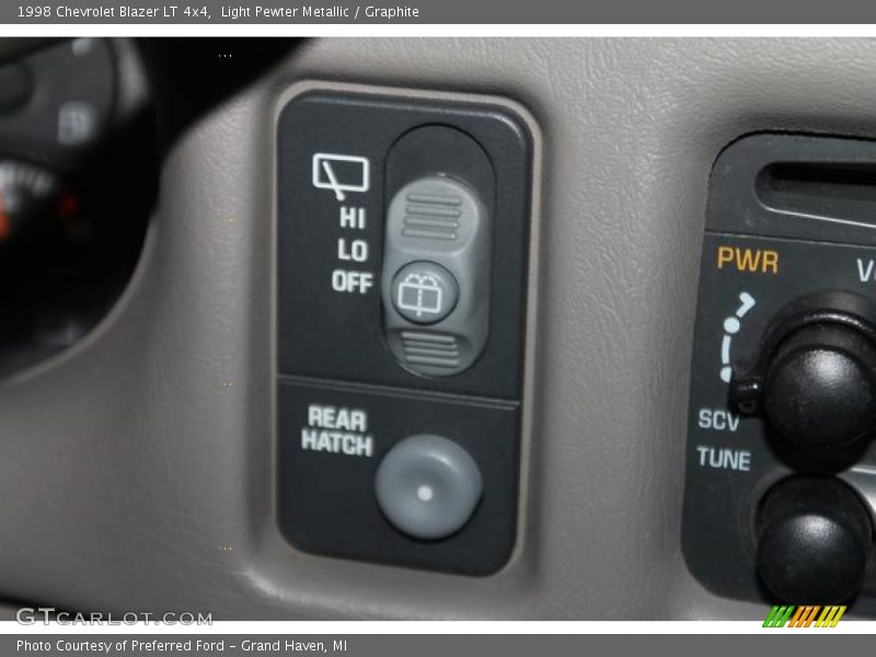 Controls of 1998 Blazer LT 4x4