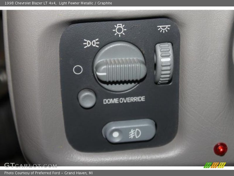 Controls of 1998 Blazer LT 4x4
