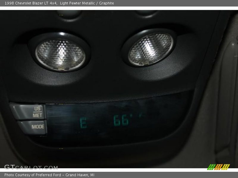 Light Pewter Metallic / Graphite 1998 Chevrolet Blazer LT 4x4