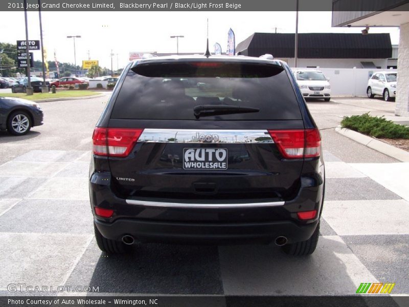 Blackberry Pearl / Black/Light Frost Beige 2011 Jeep Grand Cherokee Limited