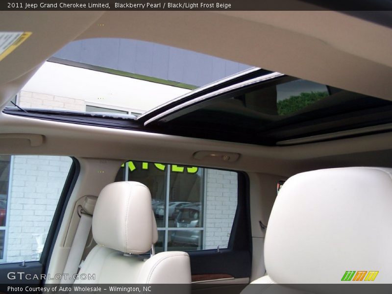 Blackberry Pearl / Black/Light Frost Beige 2011 Jeep Grand Cherokee Limited