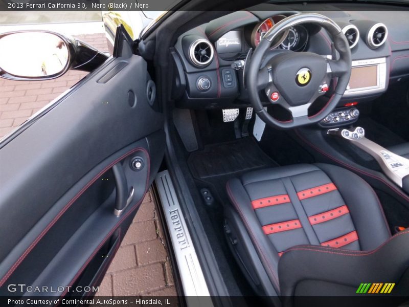  2013 California 30 Nero Interior