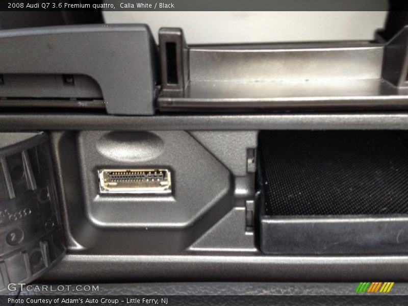 Calla White / Black 2008 Audi Q7 3.6 Premium quattro