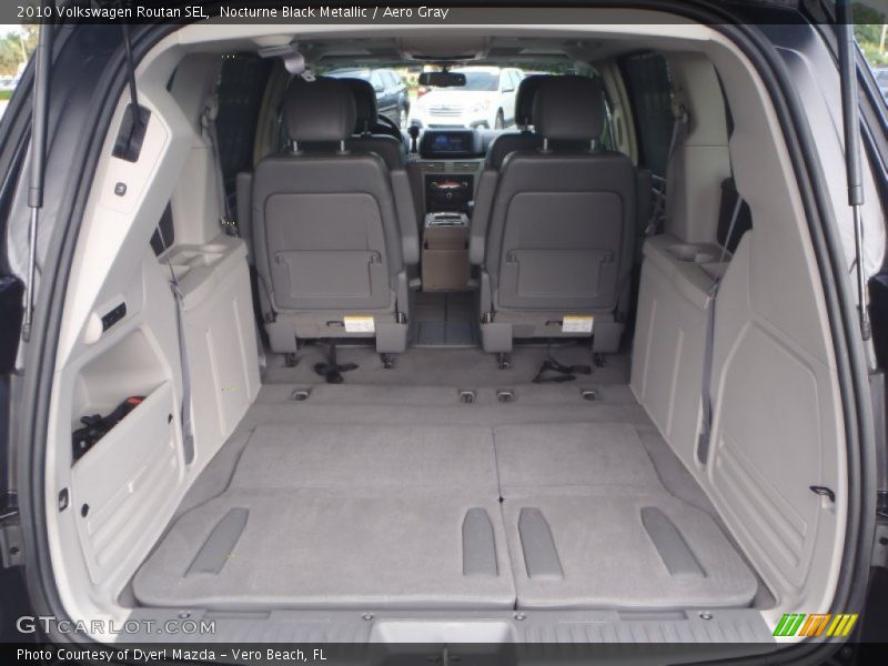 Nocturne Black Metallic / Aero Gray 2010 Volkswagen Routan SEL