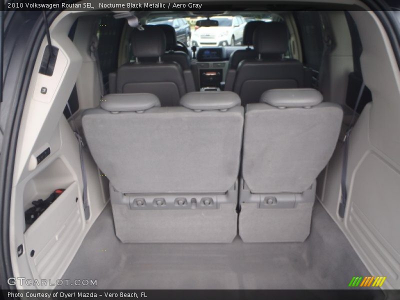 Nocturne Black Metallic / Aero Gray 2010 Volkswagen Routan SEL