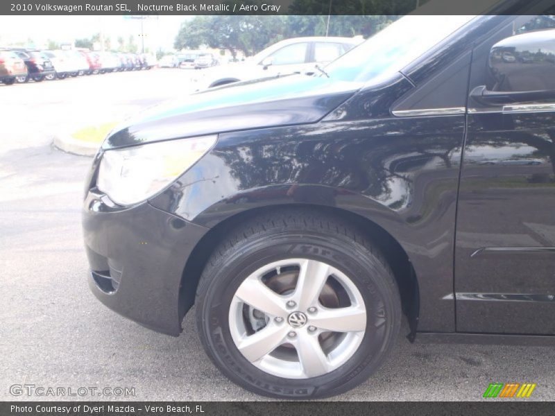 Nocturne Black Metallic / Aero Gray 2010 Volkswagen Routan SEL