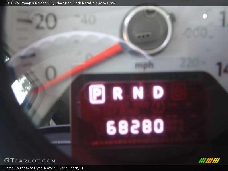 Nocturne Black Metallic / Aero Gray 2010 Volkswagen Routan SEL