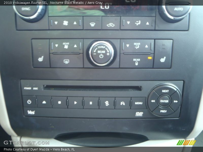 Nocturne Black Metallic / Aero Gray 2010 Volkswagen Routan SEL