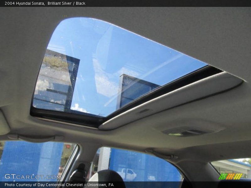 Brilliant Silver / Black 2004 Hyundai Sonata