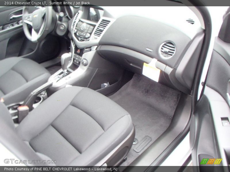 Summit White / Jet Black 2014 Chevrolet Cruze LT