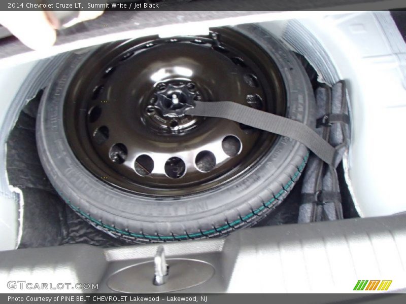 Summit White / Jet Black 2014 Chevrolet Cruze LT