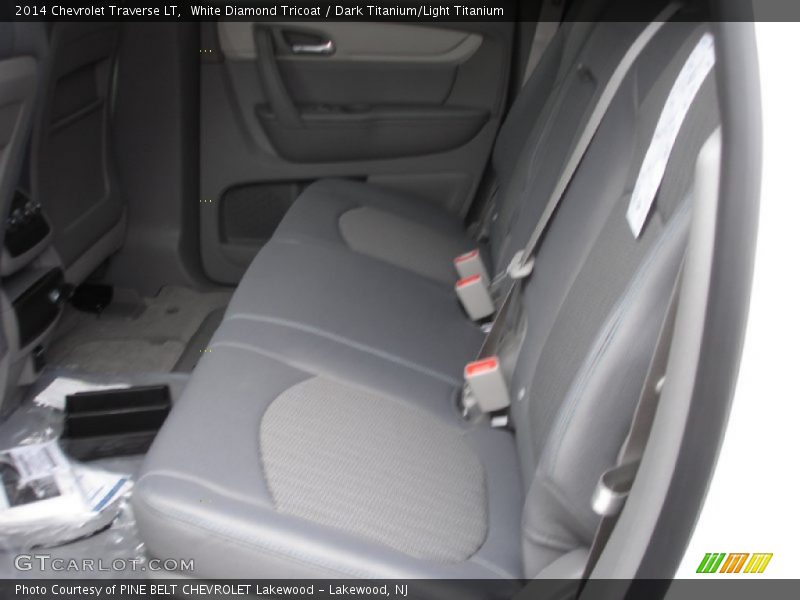 White Diamond Tricoat / Dark Titanium/Light Titanium 2014 Chevrolet Traverse LT