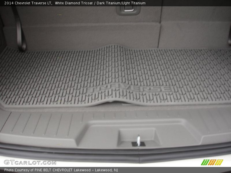 White Diamond Tricoat / Dark Titanium/Light Titanium 2014 Chevrolet Traverse LT