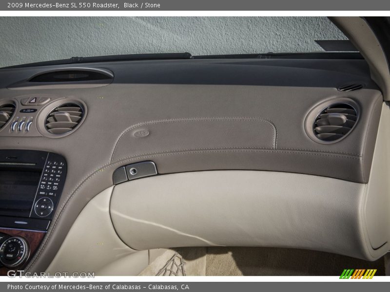 Dashboard of 2009 SL 550 Roadster
