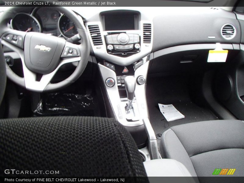 Rainforest Green Metallic / Jet Black 2014 Chevrolet Cruze LT