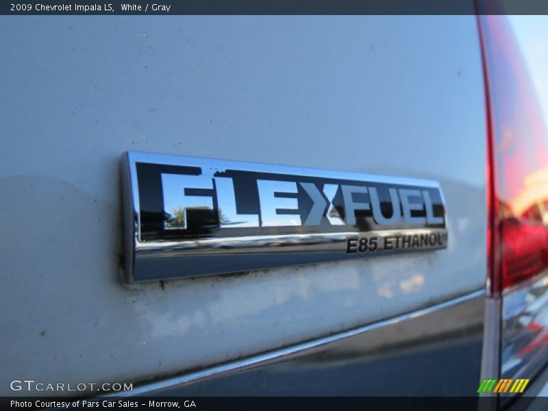 White / Gray 2009 Chevrolet Impala LS