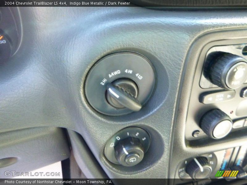 Indigo Blue Metallic / Dark Pewter 2004 Chevrolet TrailBlazer LS 4x4