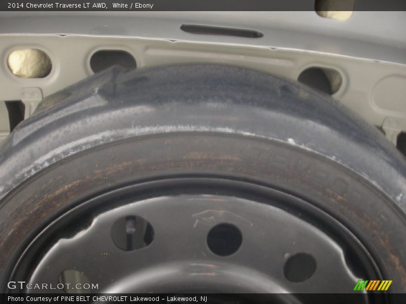 White / Ebony 2014 Chevrolet Traverse LT AWD