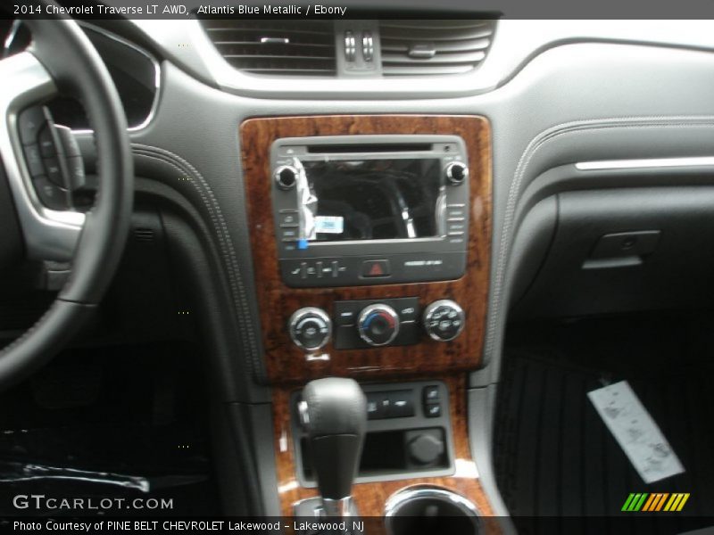 Atlantis Blue Metallic / Ebony 2014 Chevrolet Traverse LT AWD