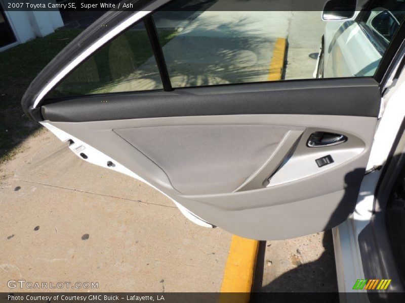 Super White / Ash 2007 Toyota Camry SE