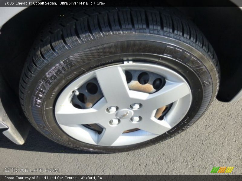 Ultra Silver Metallic / Gray 2005 Chevrolet Cobalt Sedan