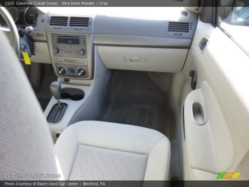 Ultra Silver Metallic / Gray 2005 Chevrolet Cobalt Sedan