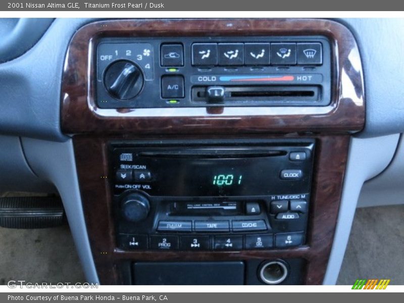 Controls of 2001 Altima GLE