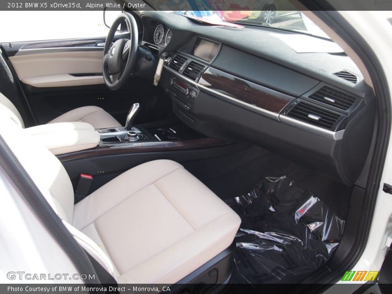 Alpine White / Oyster 2012 BMW X5 xDrive35d