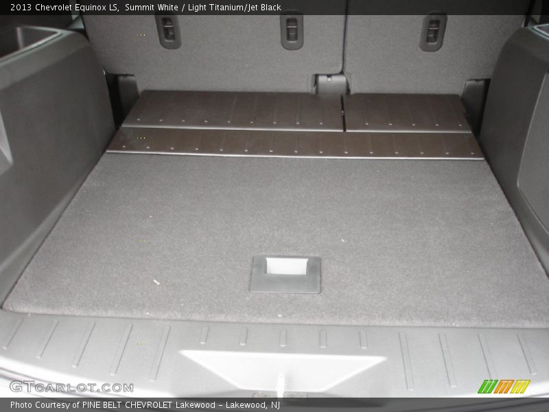 Summit White / Light Titanium/Jet Black 2013 Chevrolet Equinox LS