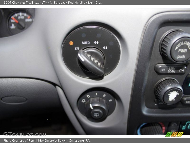 Bordeaux Red Metallic / Light Gray 2006 Chevrolet TrailBlazer LT 4x4