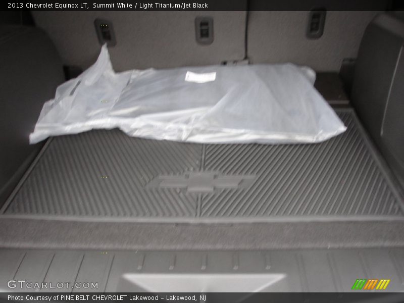 Summit White / Light Titanium/Jet Black 2013 Chevrolet Equinox LT
