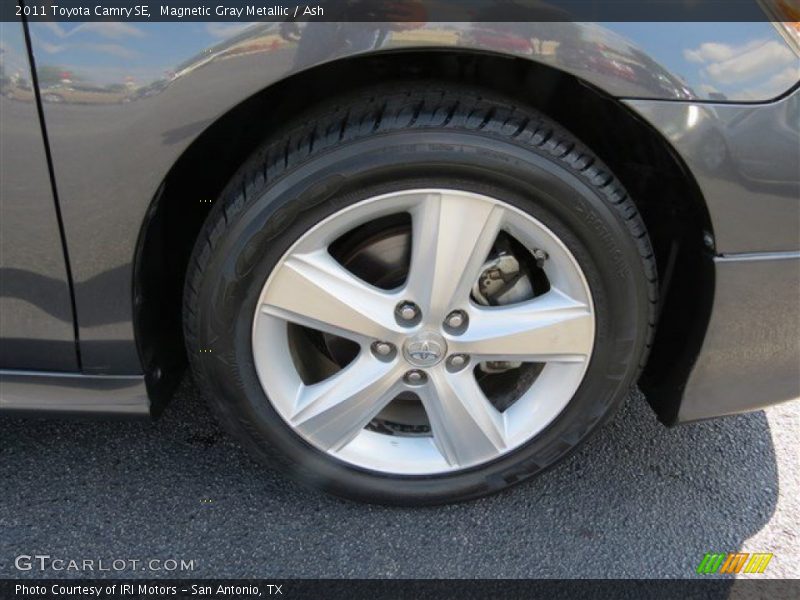 Magnetic Gray Metallic / Ash 2011 Toyota Camry SE