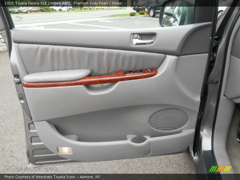 Door Panel of 2005 Sienna XLE Limited AWD