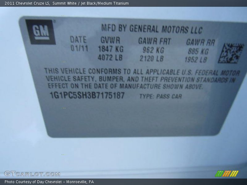 Summit White / Jet Black/Medium Titanium 2011 Chevrolet Cruze LS