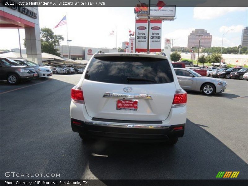Blizzard White Pearl / Ash 2012 Toyota Highlander V6