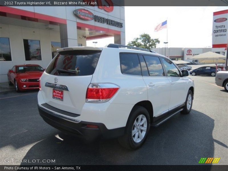 Blizzard White Pearl / Ash 2012 Toyota Highlander V6