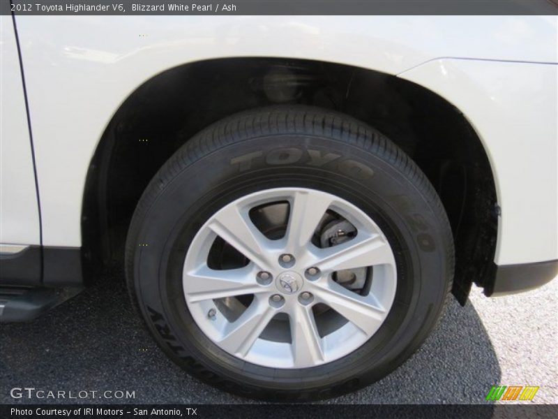 Blizzard White Pearl / Ash 2012 Toyota Highlander V6