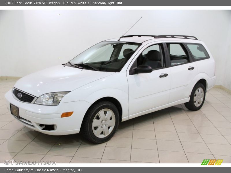 Cloud 9 White / Charcoal/Light Flint 2007 Ford Focus ZXW SES Wagon