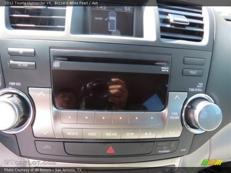 Blizzard White Pearl / Ash 2012 Toyota Highlander V6