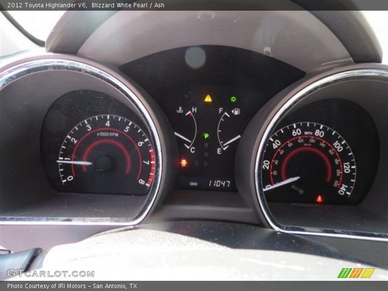 Blizzard White Pearl / Ash 2012 Toyota Highlander V6