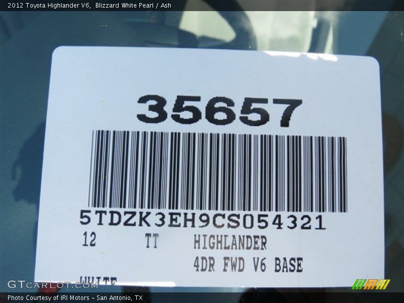 Blizzard White Pearl / Ash 2012 Toyota Highlander V6