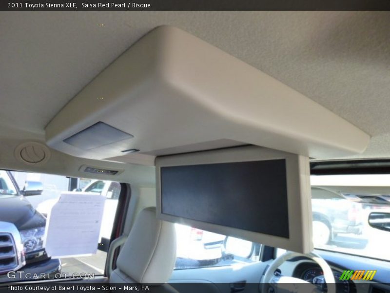 Salsa Red Pearl / Bisque 2011 Toyota Sienna XLE