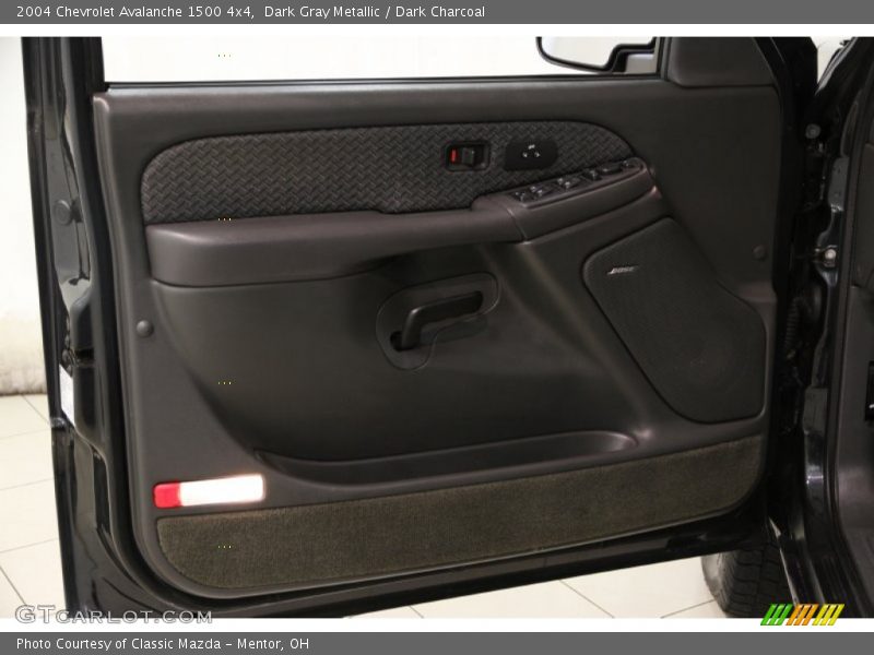 Dark Gray Metallic / Dark Charcoal 2004 Chevrolet Avalanche 1500 4x4